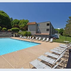Spacious 2 Bdrm Condo Walking distance to Weirs Beach!!