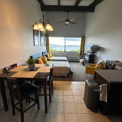 Lake Winni Studio Condo Full Kitchen - Weirs Beach