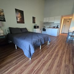 Cedar Lodge Condo Balcony and Full Kitchen