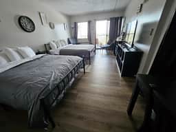 Lake View Cedar Lodge Room w/ Private Balcony - Image 2