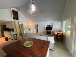 Berta's Lake Front Cottage on Winona Lake! - Image 4