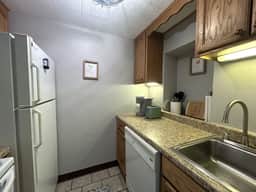 Amazing Lake Winni Views in Cedar Lodge Complex - Image 4