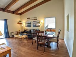 Spacious Cedar Lodge Condo with Private Balcony - Image 5