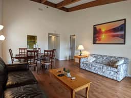 Spacious Cedar Lodge Condo with Private Balcony - Image 4