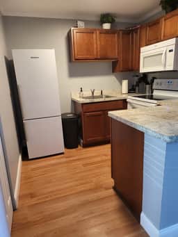 Cute 2 Bdrm Condo walking distance to Weirs Beach - Image 2