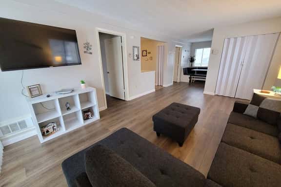 2 Bdrm Condo walking distance to Weirs Beach and much more!! - Image 1