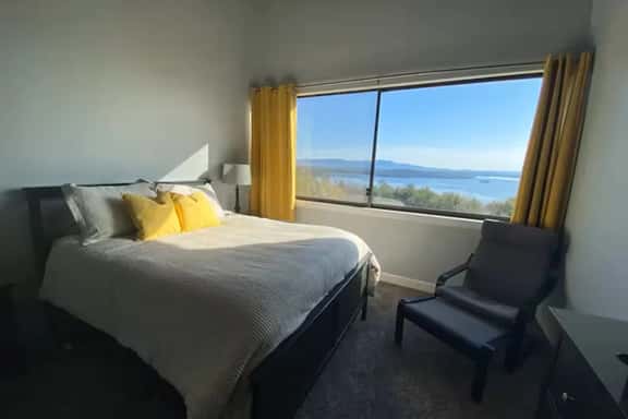 Lakeview Winni Condo w/ Kitchenette Weir’s Beach - Image 1