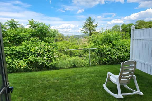 Cute 2 Bdrm Condo walking distance to Weirs Beach - Image 1