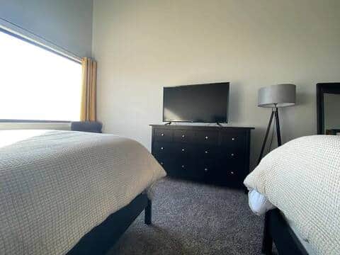 Lakeview Winni Condo w/ Kitchenette Weir’s Beach - Image 5