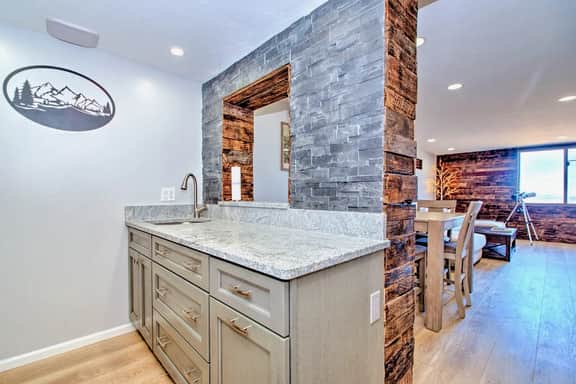 Cozy 1 Bedroom Condo with Lake Winni Views! - Image 4