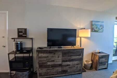 Cute 2 Bdrm 2 bth Cedar Lodge Condo - Lake Views! - Image 4