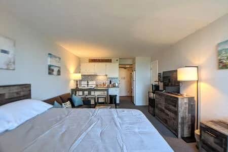 Cute 2 Bdrm 2 bth Cedar Lodge Condo - Lake Views! - Image 2