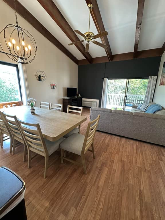 Spacious Family Condo close to Weirs Lake - Image 2