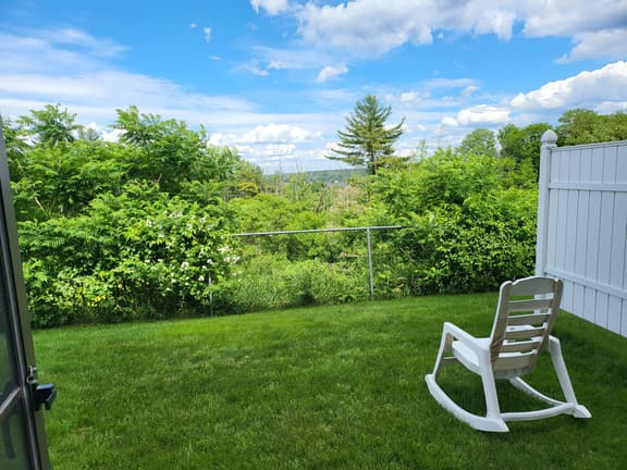 Cute 2 Bdrm Condo walking distance to Weirs Beach - Image 1