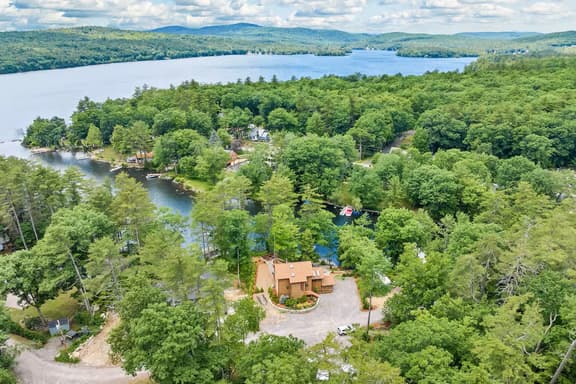 Amazing Water Front Property on Lake Waukewan in Meredith - Image 1