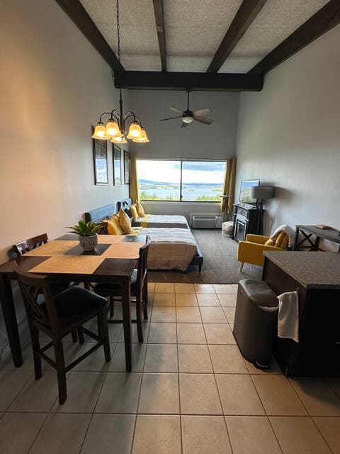Lake Winni 2 bedroom Condo Full Kitchen - Weirs Beach - Image 1
