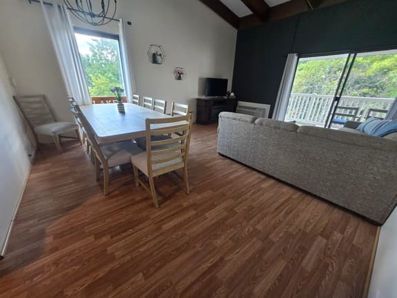 Weirs Beach Condo the Perfect Getaway Destination - Image 1