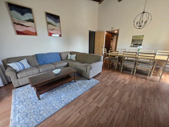 Spacious Family Condo close to Weirs Lake - Image 1